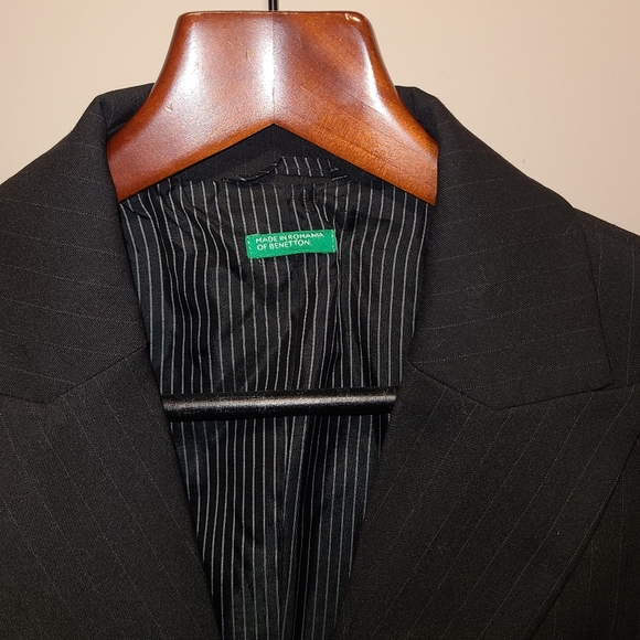 Women's Fitted pin stripe blazer - Picture 4 of 5